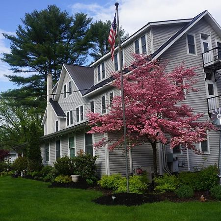 The Frogtown Inn Canadensis Exterior foto